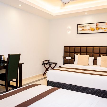 Viveka Hotel Colombo Kalubowila West ภายนอก รูปภาพ