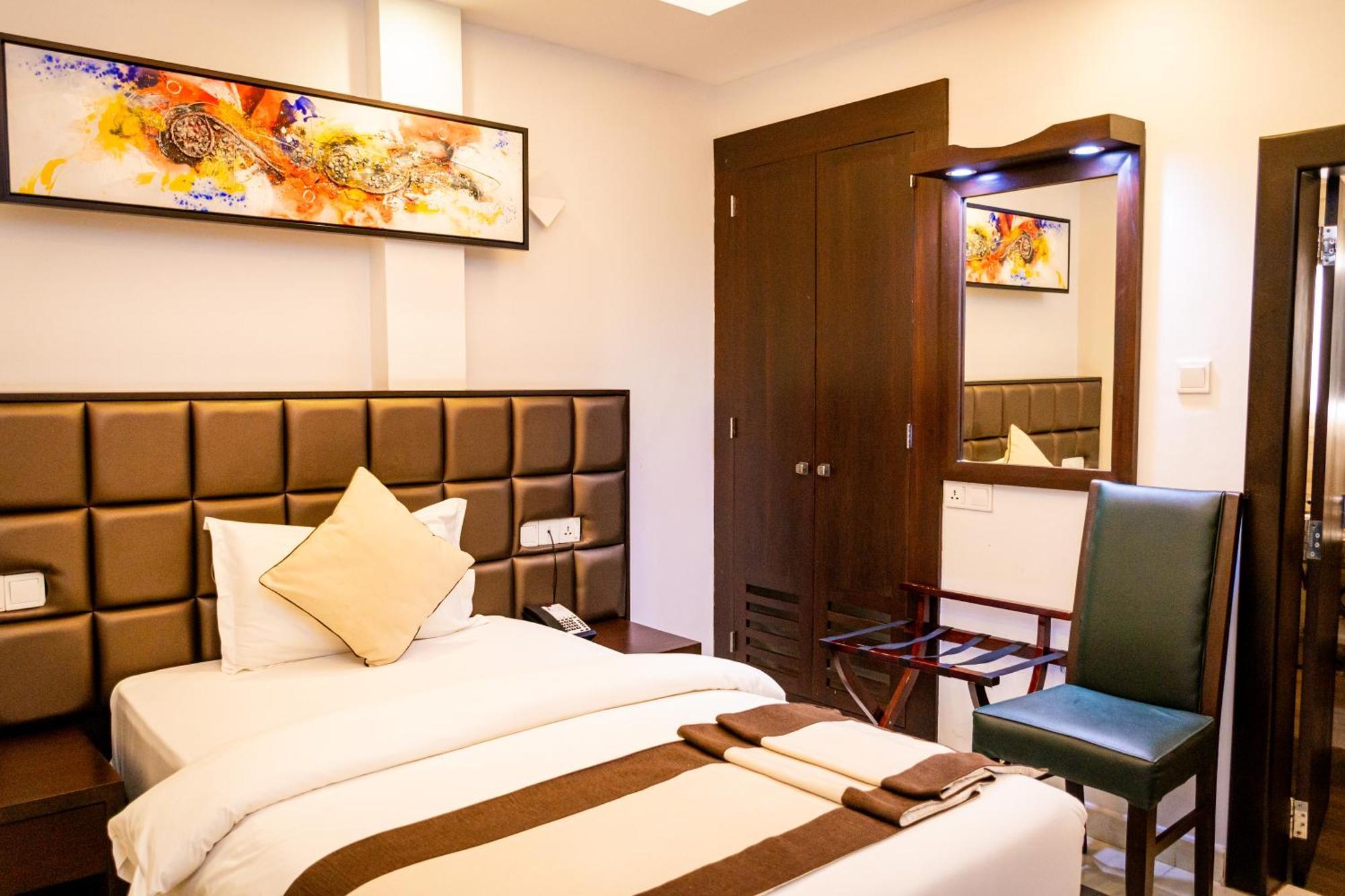 Viveka Hotel Colombo Kalubowila West ภายนอก รูปภาพ